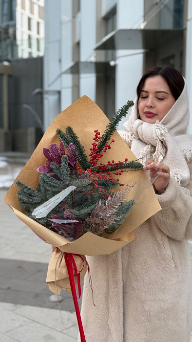 Зимняя охапка с илексом - купить в Астане с доставкой