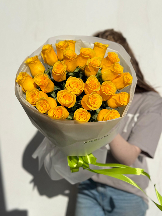 Букет из 25 желтых роз
