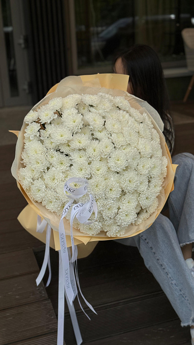 Букет из 25 пышных кустовых хризантем 