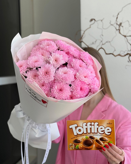 Комбо букет из 5 хризантем и Toffifee с доставкой по Астане