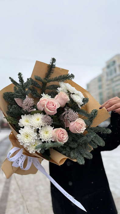 Букет микс с веточками нобилиса  - купить в Астане с доставкой