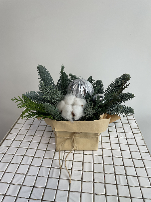 Зимняя композиция с нобилисом и хлопком - купить в Астане с доставкой