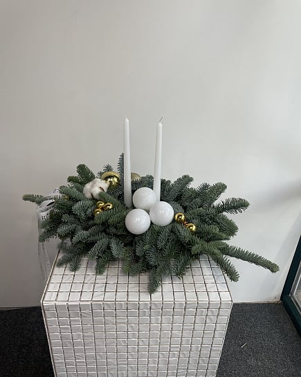 Новогодний декор с нобилисом и шарами с доставкой по Астане